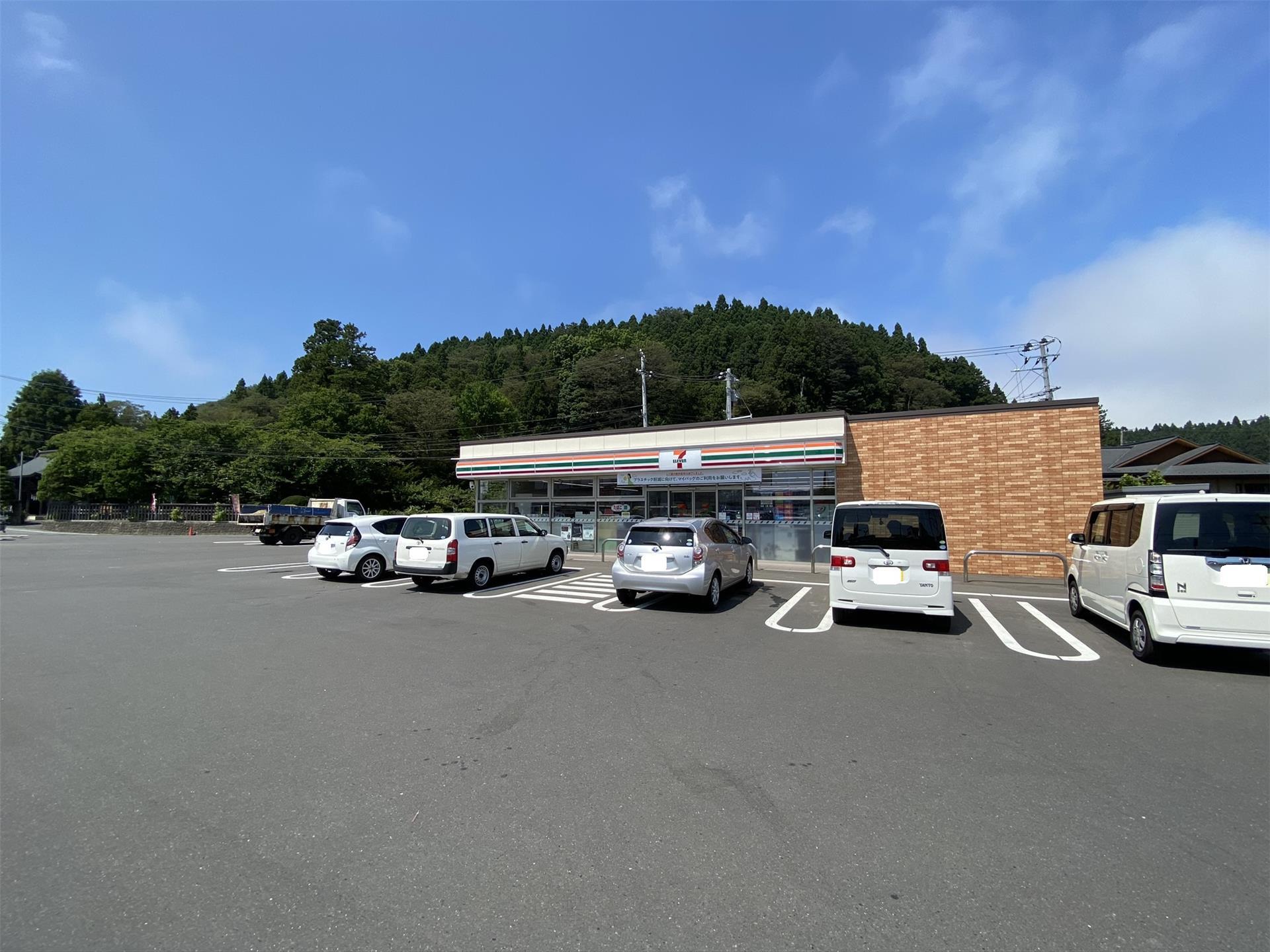 コンビニ　セブンイレブン八戸小田店（コンビニ）まで980m