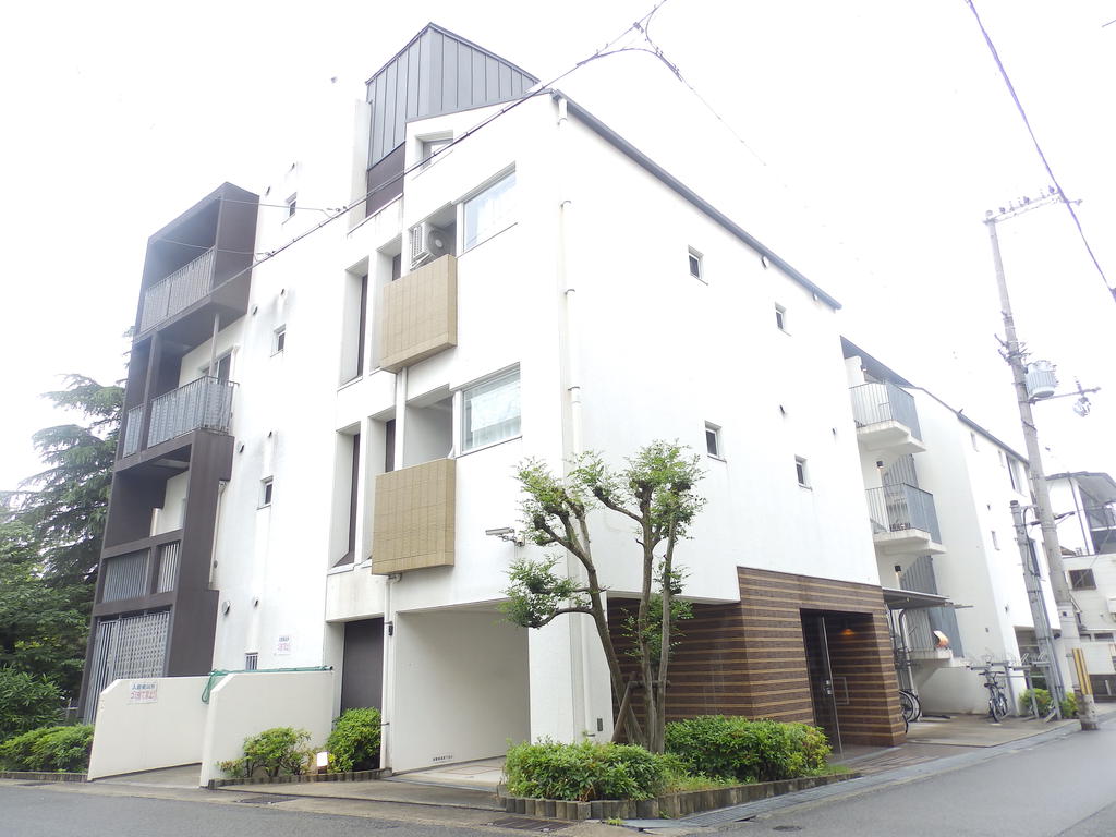 建物外観　特急停車駅、御影もすぐです