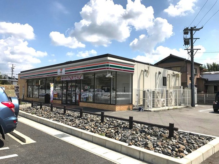 コンビニ　セブンイレブン（コンビニ）まで600m