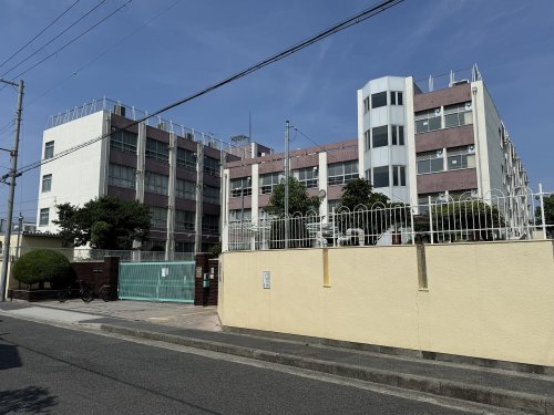 中学校　大阪市立墨江丘中学校（中学校）まで691m