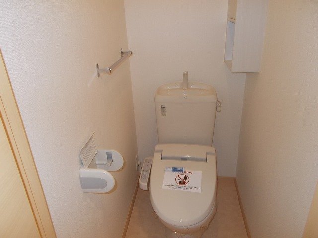 トイレ　落ち着いたトイレです