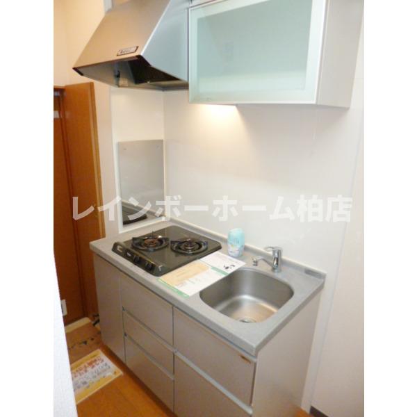 キッチン　コンパクトなキッチンで掃除もラクラク