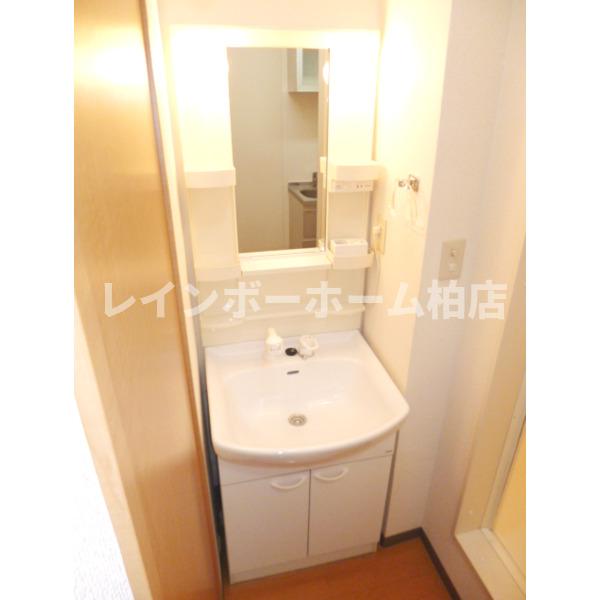 洗面設備　使いやすい洗面所です
