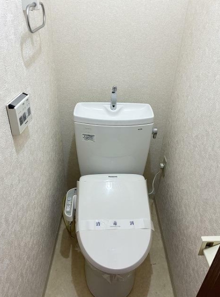 トイレ　温水洗浄便座付トイレ☆