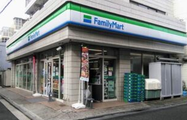 コンビニ　ファミリーマート生麦店（コンビニ）まで520m