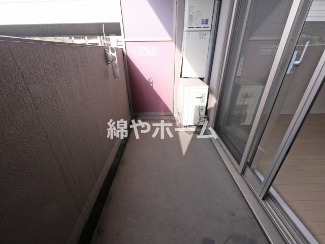 バルコニー　開放的で明るい空間を演出してくれるバルコニーです