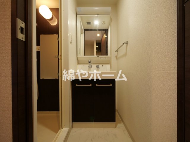 洗面設備　使いやすい洗面所です