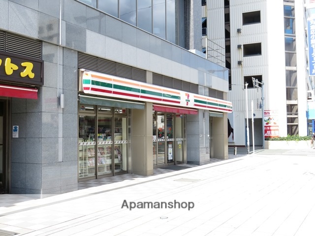 コンビニ　セブンイレブン（コンビニ）まで189m