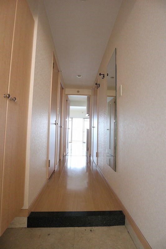 玄関　※同物件別部屋参考画像