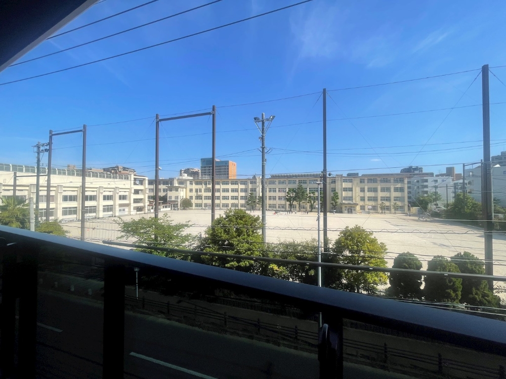 小学校　福岡市立南当仁小学校（小学校）まで348m