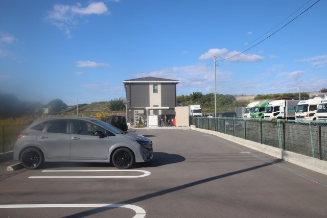 ロビー　駐車場