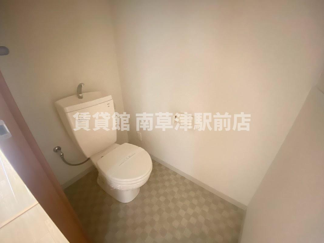 トイレ　同建物内の別室写真となります。