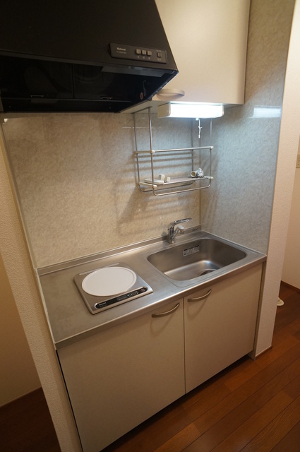 キッチン　火を使わず安心でお掃除も簡単なＩＨコンロ、１口付です♪