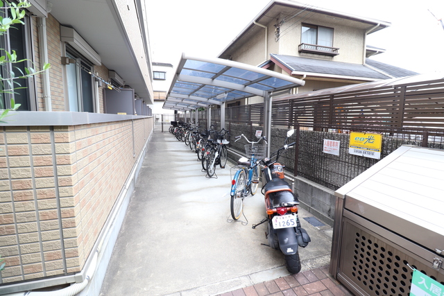 その他共有部分　屋根付き駐輪場