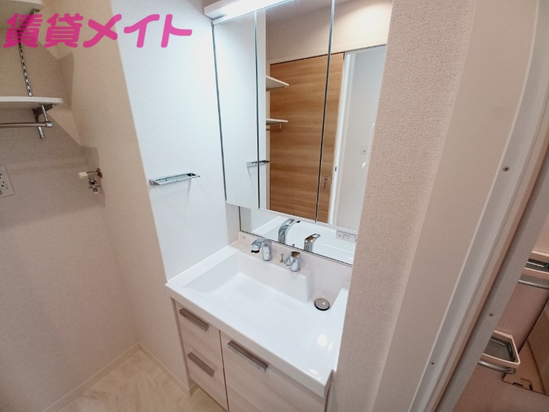 洗面設備　同型参考写真