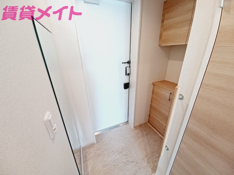 玄関　同型参考写真