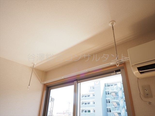 その他設備　室内物干し、エアコン