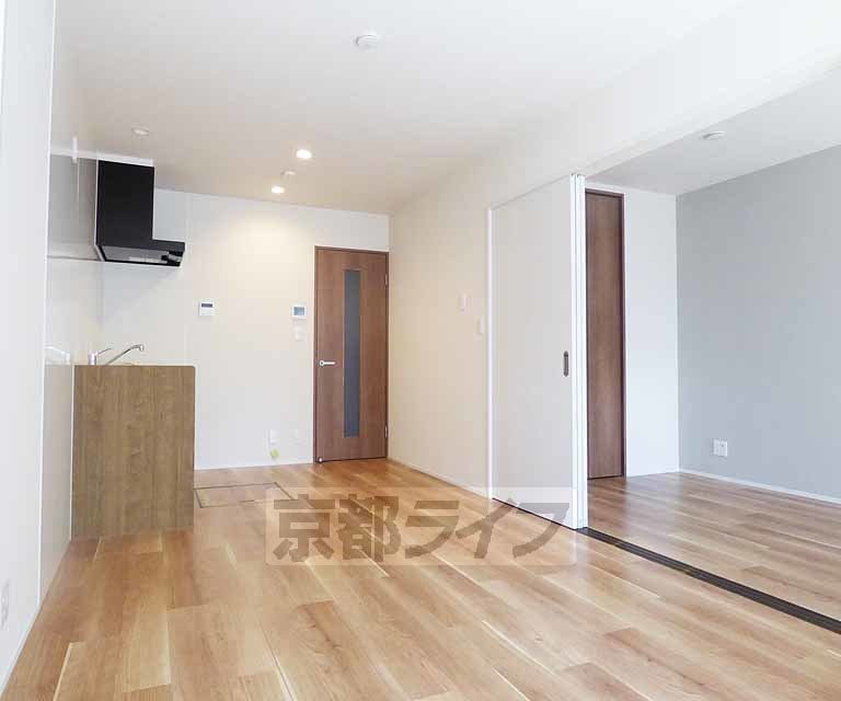 居室・リビング　落ち着いた雰囲気のお部屋です