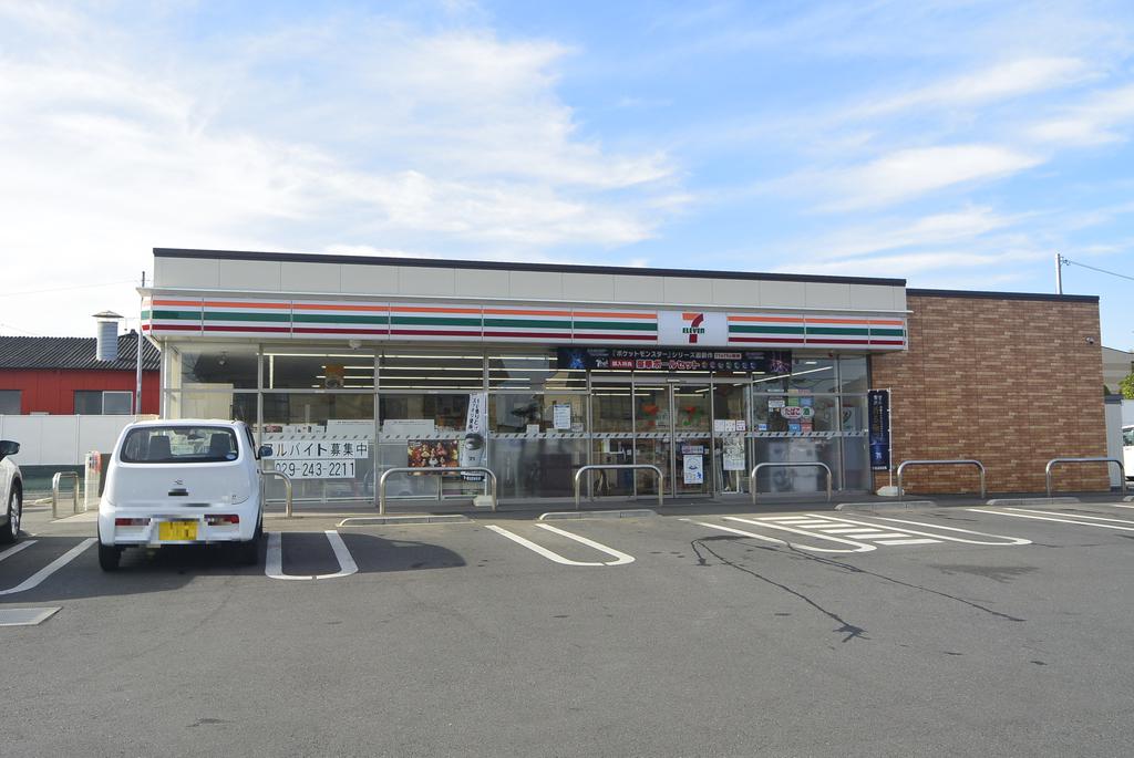 コンビニ　セブンイレブン水戸見川丹下店（コンビニ）まで290m