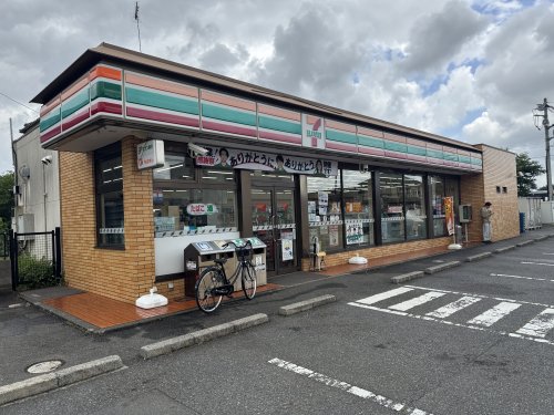 コンビニ　セブンイレブン・成田本三里塚店（コンビニ）まで88m