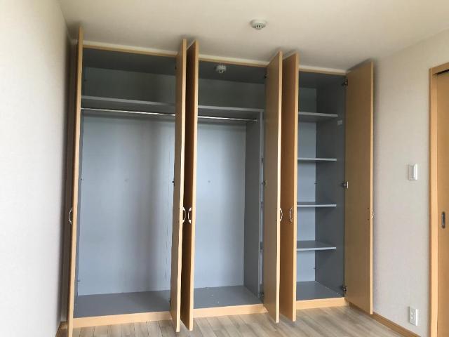 収納　南洋室クローゼット