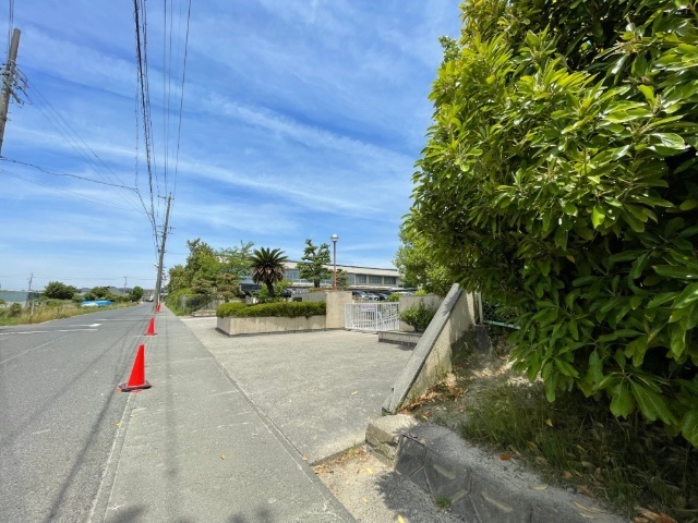中学校　東郷町立春木中学校（中学校）まで1582m