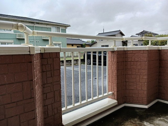 バルコニー　陽当たり良好なバルコニーです