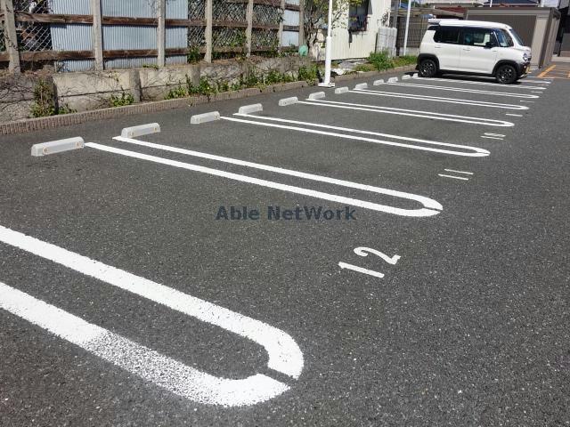 駐車場　駐車場