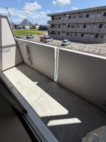 ＪＲ予讃線 讃岐塩屋駅 徒歩28分 3階建 築6年の内装写真