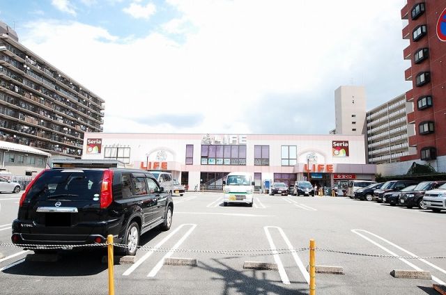 スーパー　ライフ 梅津店（スーパー）まで582m