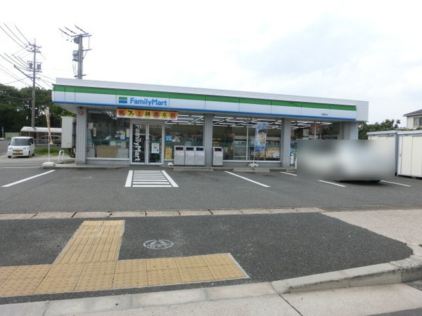 コンビニ　ファミリーマート 下瀬木店（コンビニ）まで647m