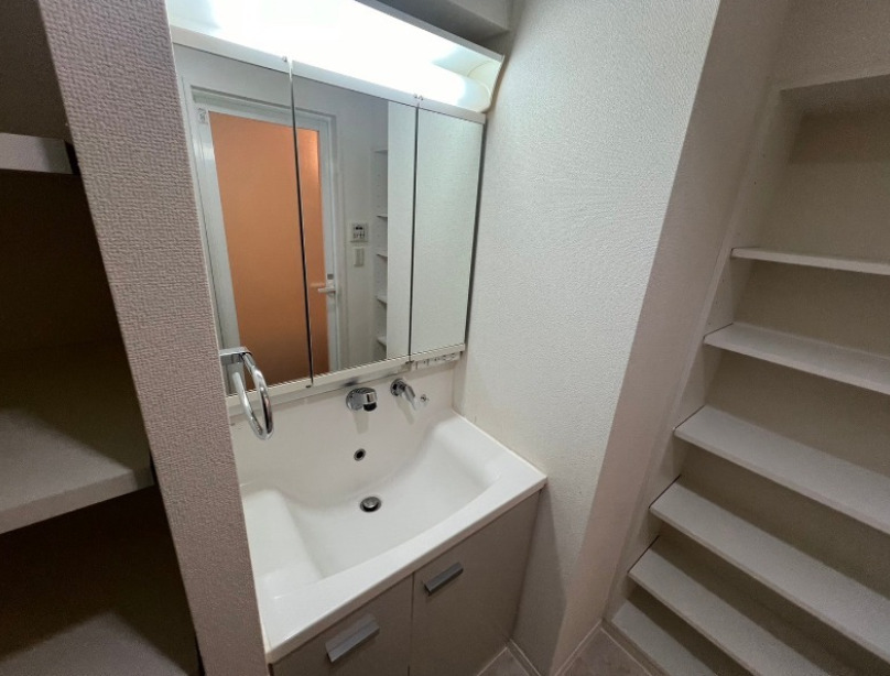 洗面設備　※別部屋の参考写真です。