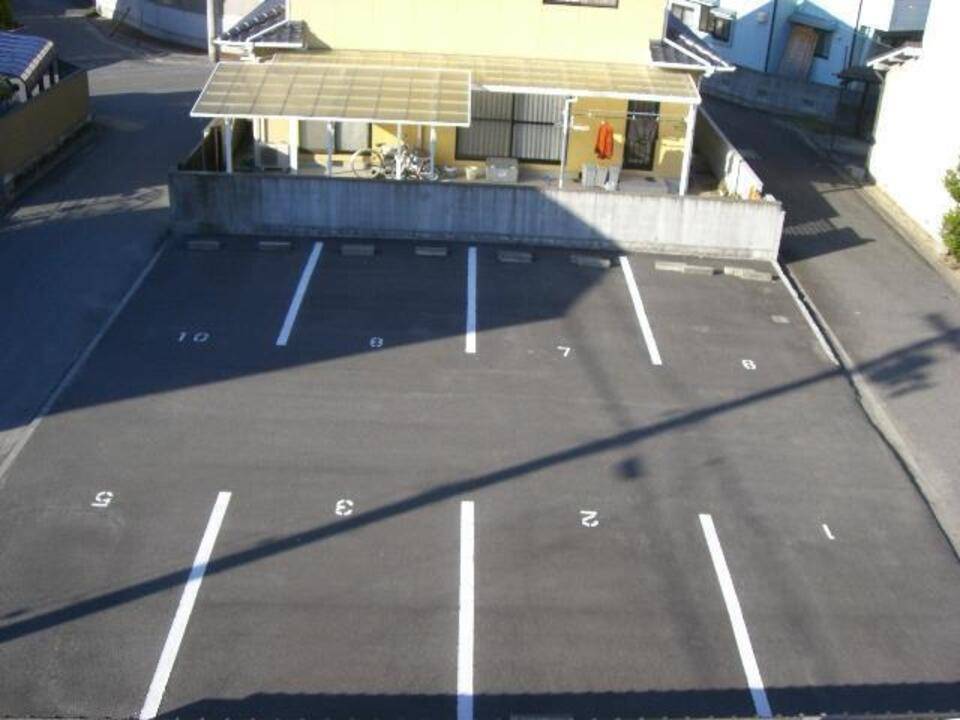 駐車場　駐車場
