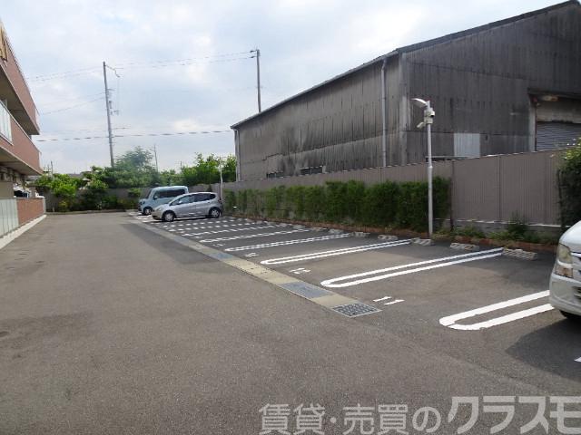 駐車場　敷地内駐車場