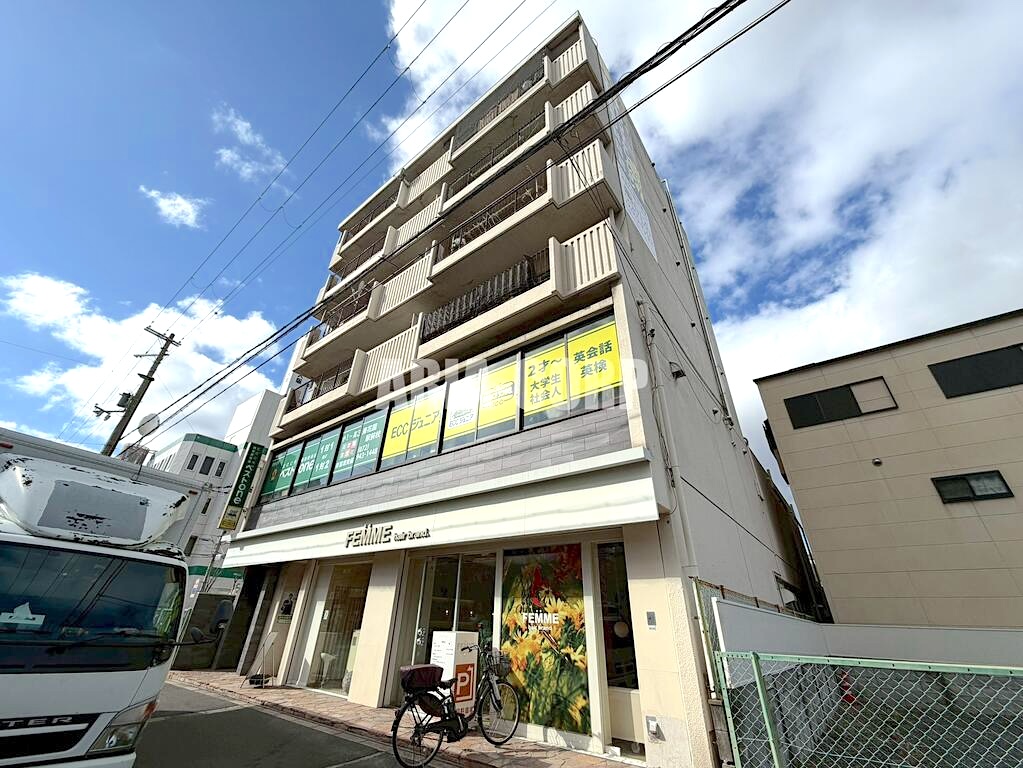 建物外観　エレベーター付きの駅前RC物件！当社限定募集です！
