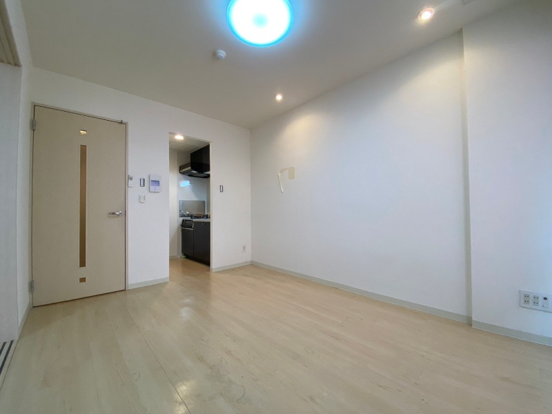 居室・リビング　広くてキレイなお部屋が広がっていて、充実した生活が送れそう。