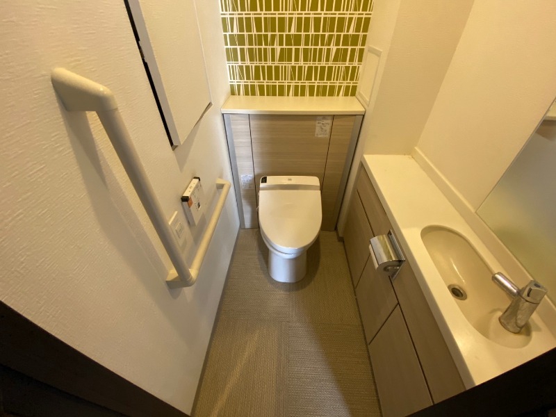 トイレ　トイレです。ウォシュレット付を探している方、おすすめです。