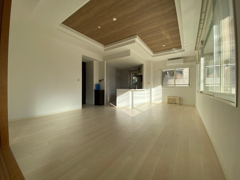 居室・リビング　広くてキレイなお部屋が広がっていて、充実した生活が送れそう。