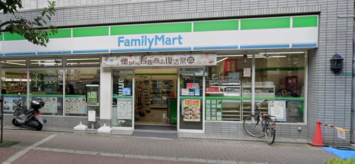 コンビニ　ファミリーマート 東三国三丁目店（コンビニ）まで247m