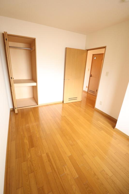その他　間取りの右側の5.6帖洋室