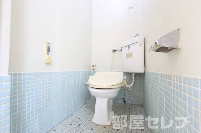 トイレ　※別の部屋の写真を流用しています。