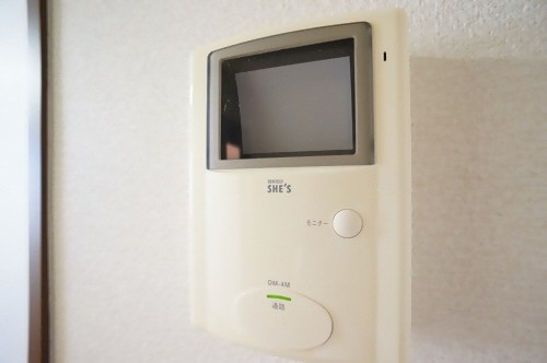 セキュリティ　来訪者を室内から確認出来るテレビモニターホン