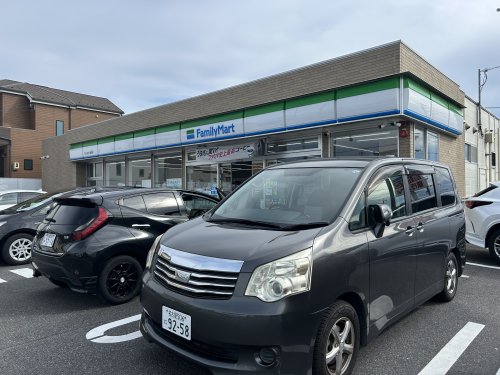 コンビニ　ファミリーマート天白海老山店（コンビニ）まで632m