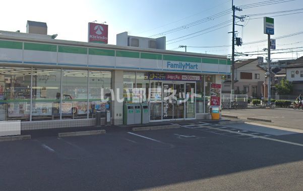 コンビニ　ファミリーマート岸和田荒木町二丁目店（コンビニ）まで470m