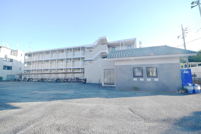 建物外観　～落ち着いた場所にありますっ～