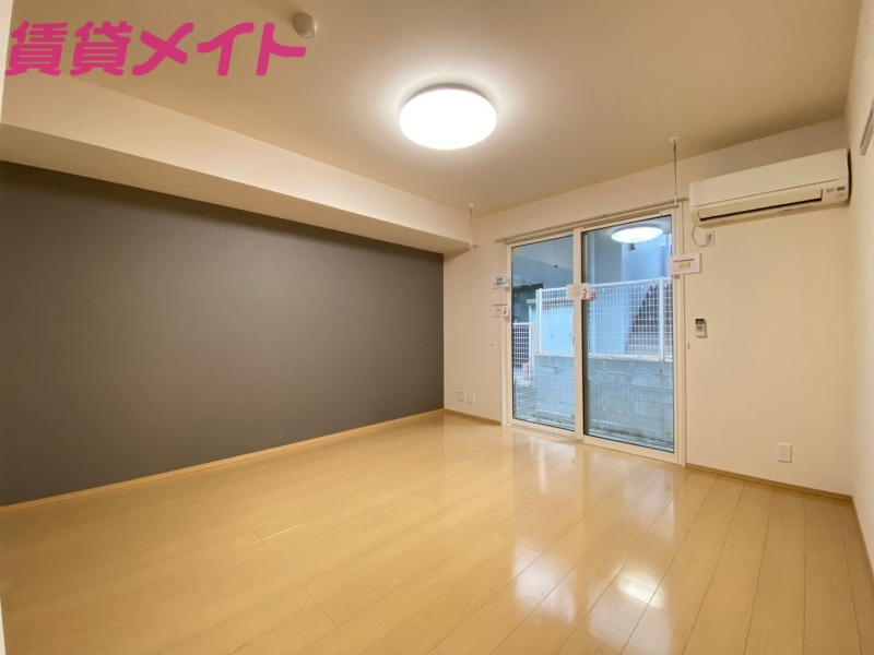 居室・リビング　同型参考写真