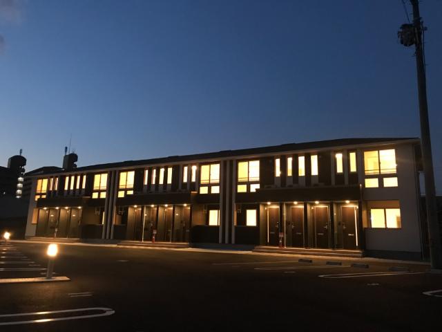 建物外観　外観写真（夜）