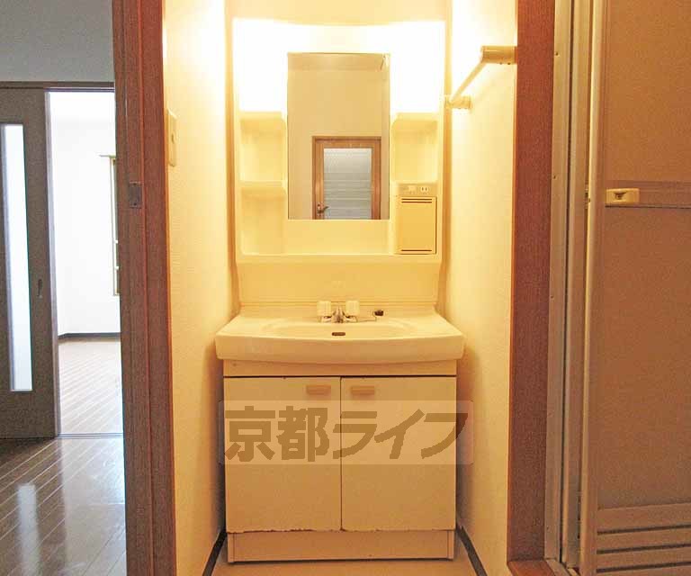 洗面設備　独立洗面台です！