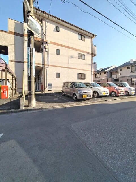 駐車場　敷地内駐車場有★※空き要確認