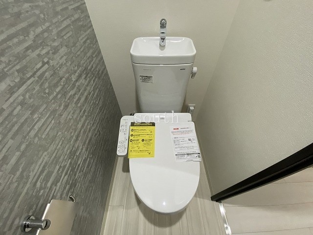 トイレ　ウォシュレット付きのトイレ